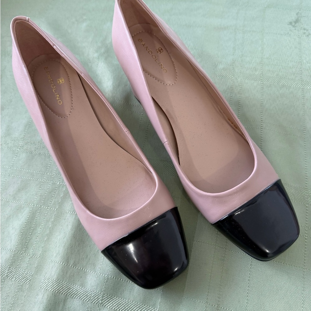 Bandolino Two-Tone Pink and Black Loafers